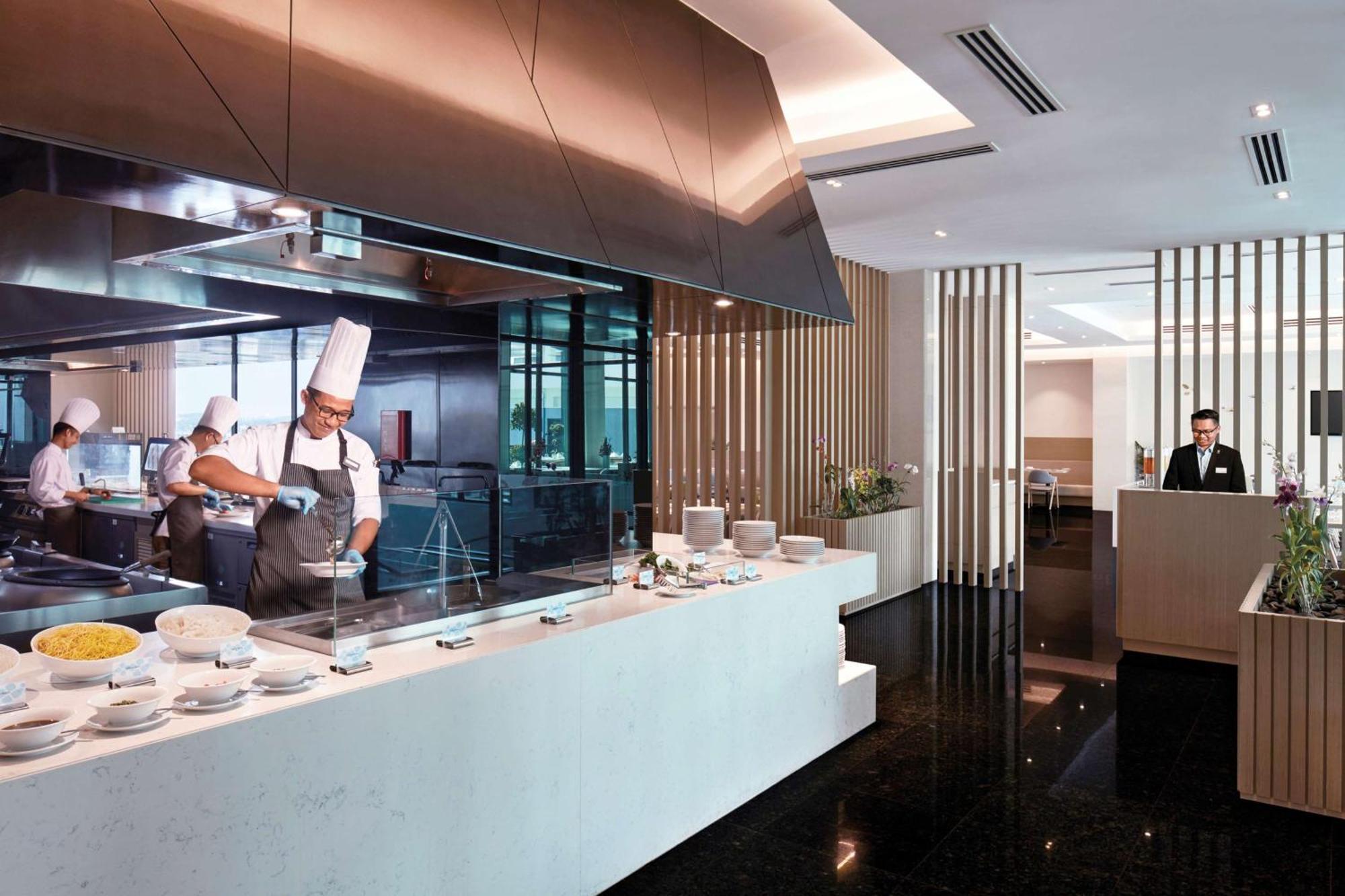 Hilton Garden Inn Пухонг Екстериор снимка