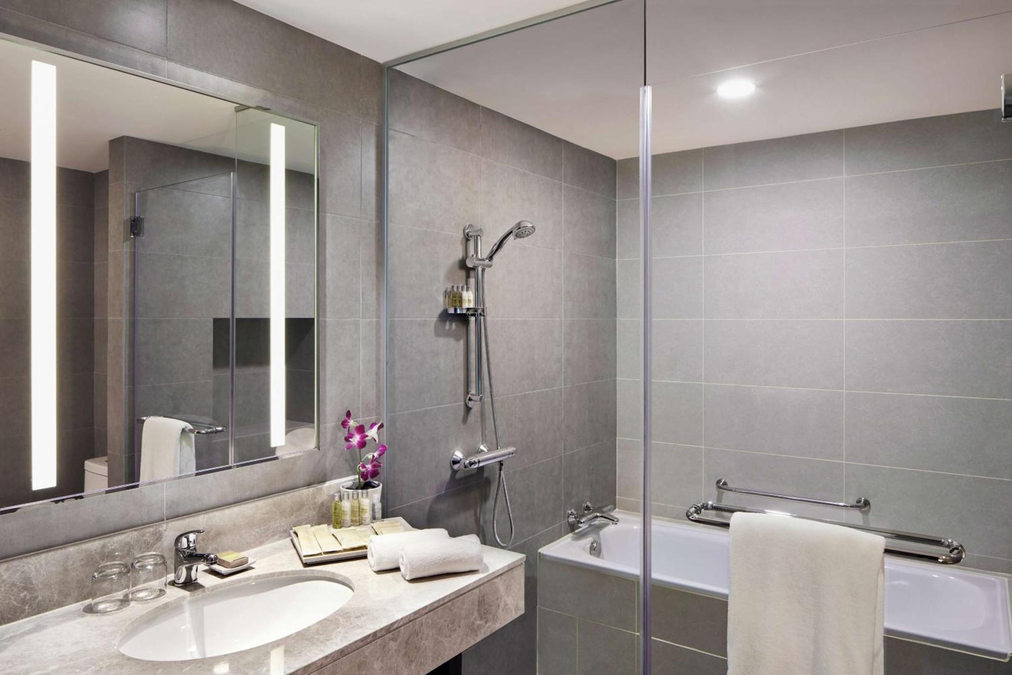Hilton Garden Inn Пухонг Екстериор снимка