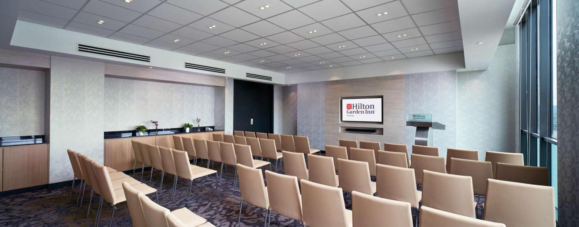 Hilton Garden Inn Пухонг Екстериор снимка